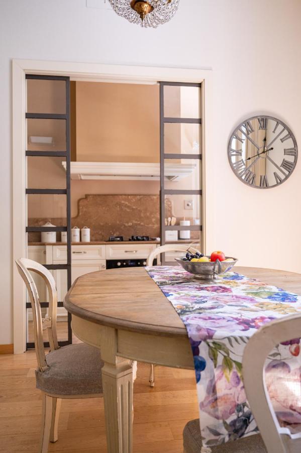 Central And Roomy Near The Station And Duomo - Homeunity Firenze Eksteriør billede